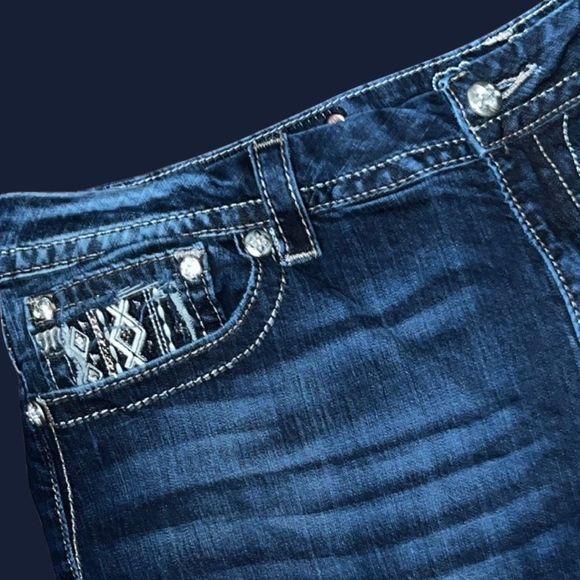 Plus Size Miss Me Mid Rise Easy Boot Embroidered Sequin Pocket Jeans Size 36x31 - Picture 3 of 6